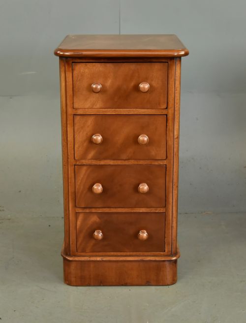 PAIR OF VICTORIAN MAHOGANY BEDSIDE CHESTS OF DRAWERS - ADDITIONAL PHOTO 5