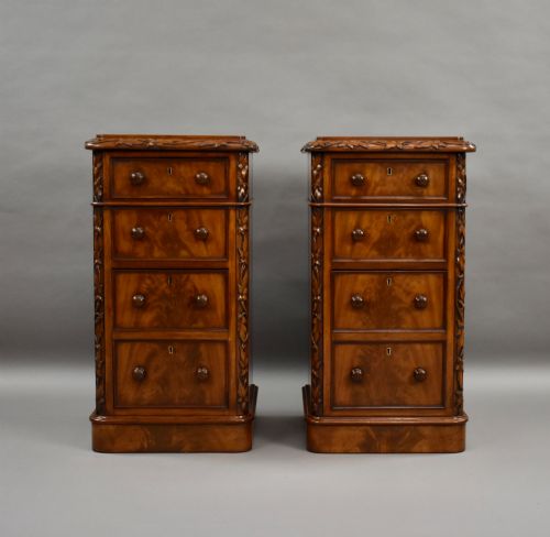 FINE PAIR OF VICTORIAN MAHOGANY BEDSIDE CHESTS OF DRAWERS - ADDITIONAL PHOTO 1