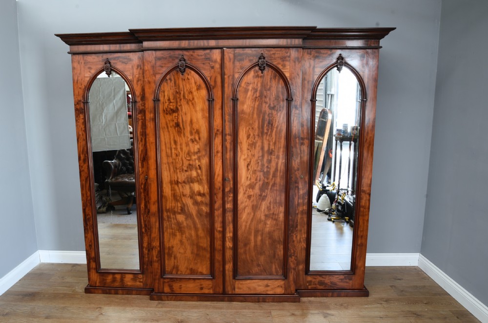 Antique Victorian mahogany 4 door breakfront wardrobe 