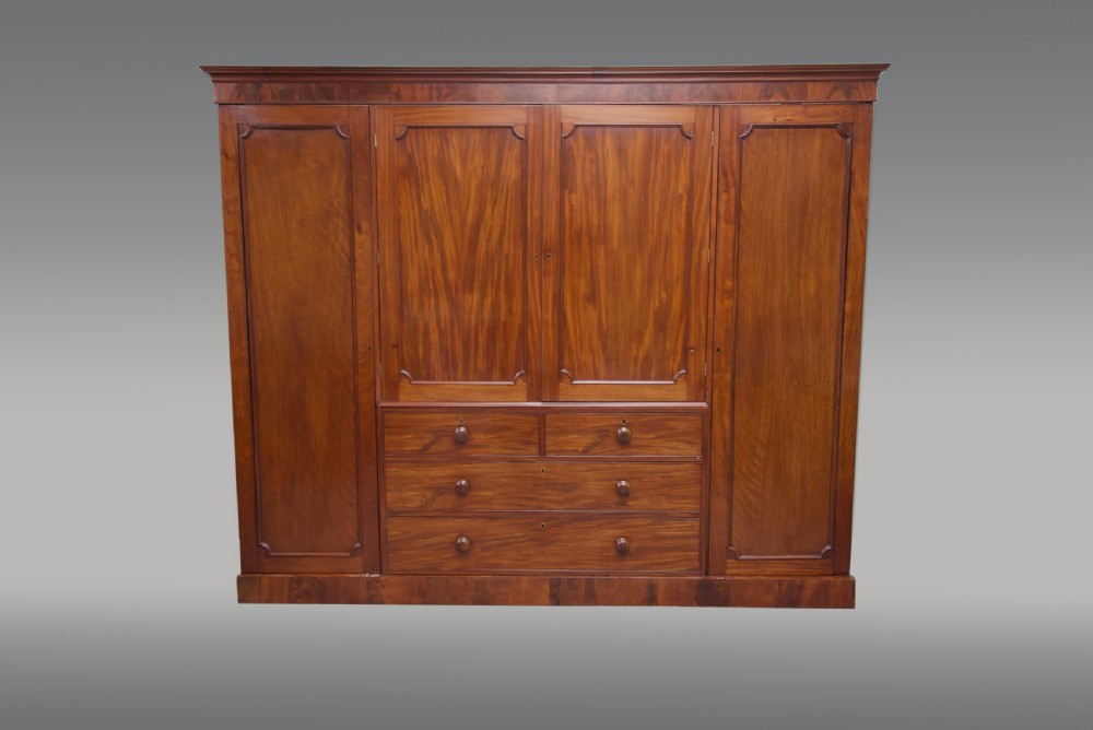 Large Georgian mahogany four door wardrobe 