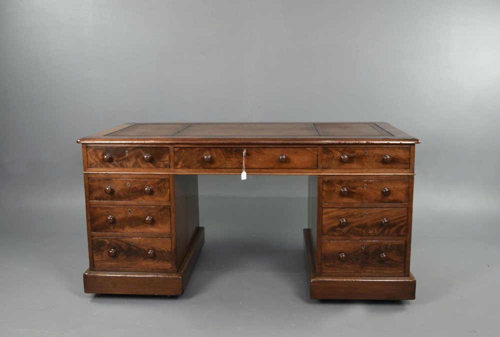 Large victorian mahogany pedestal desk 