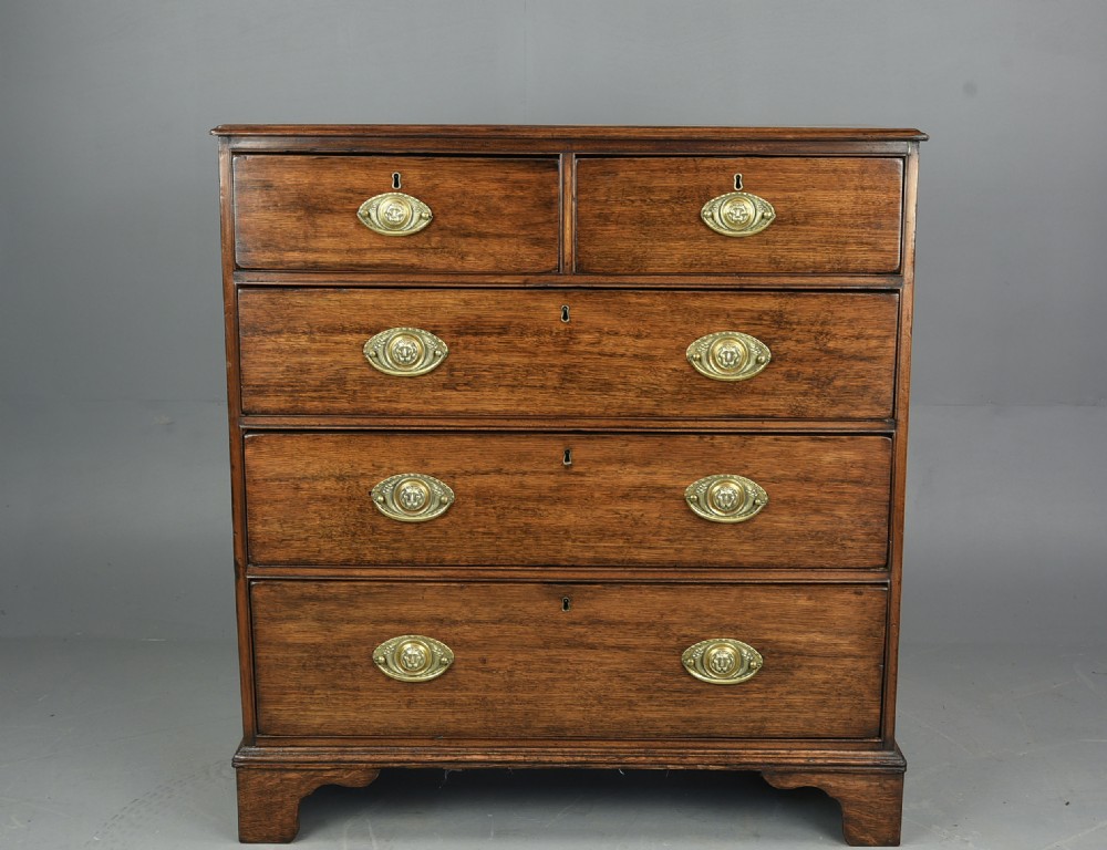 Georgian oak chest of drawers 