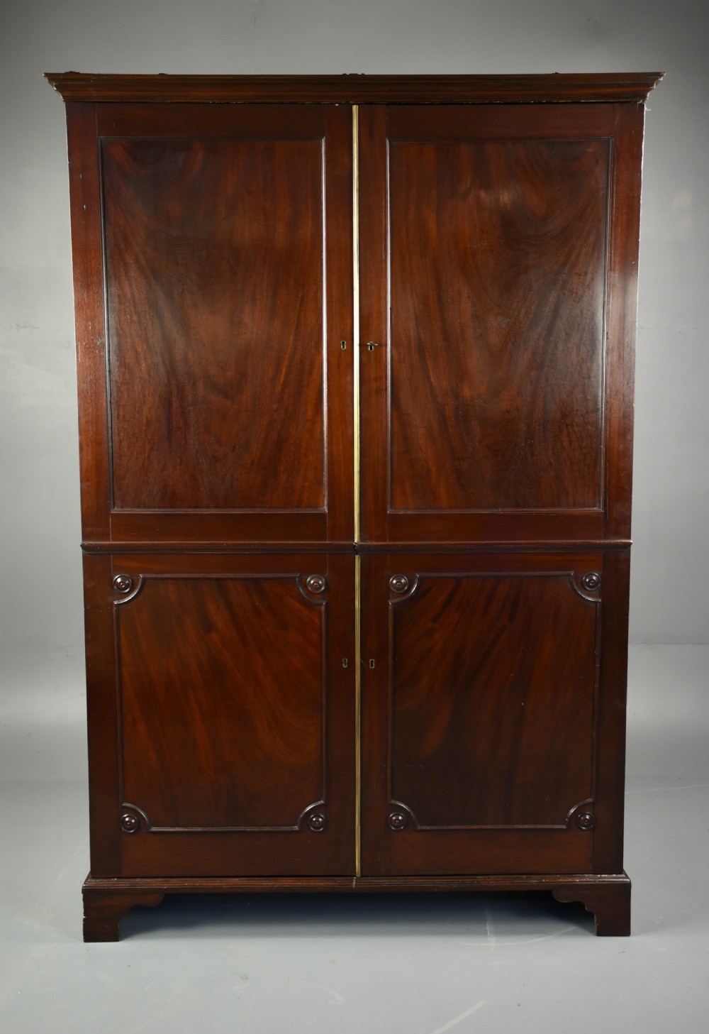 Georgian mahogany wardrobe 