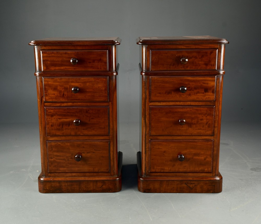 Pair of mahogany bedside chests of drawers Lamb of Manchester  View II