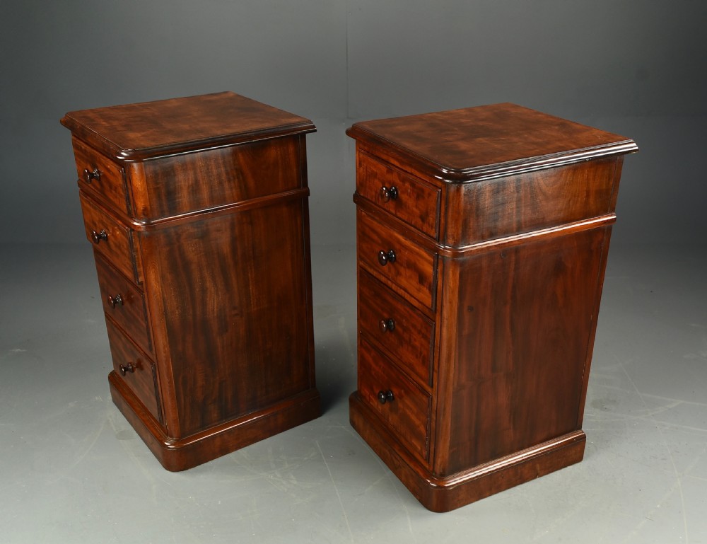 Pair of mahogany bedside chests of drawers Lamb of Manchester  View IV