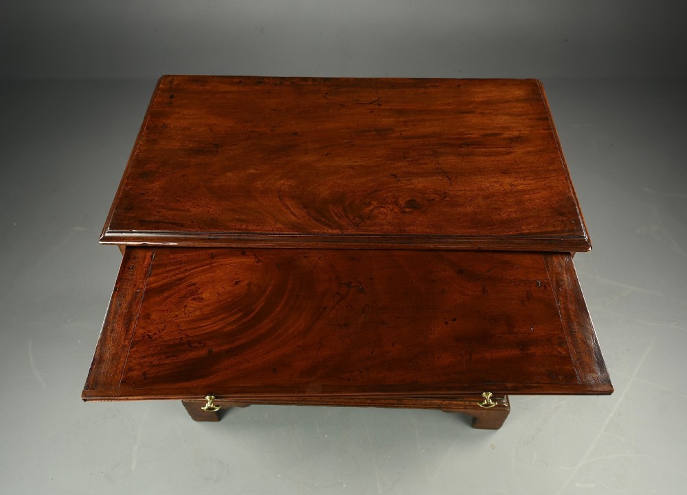 Antique Georgian mahogany Bachelors chest of drawers (circa 1770) View III