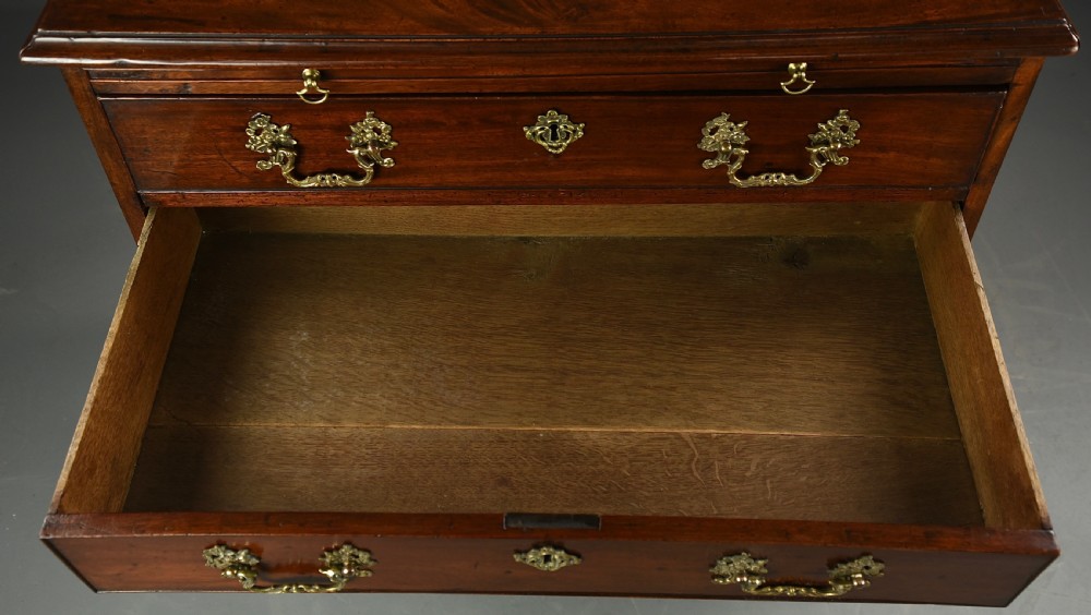 Antique Georgian mahogany Bachelors chest of drawers (circa 1770) View VII