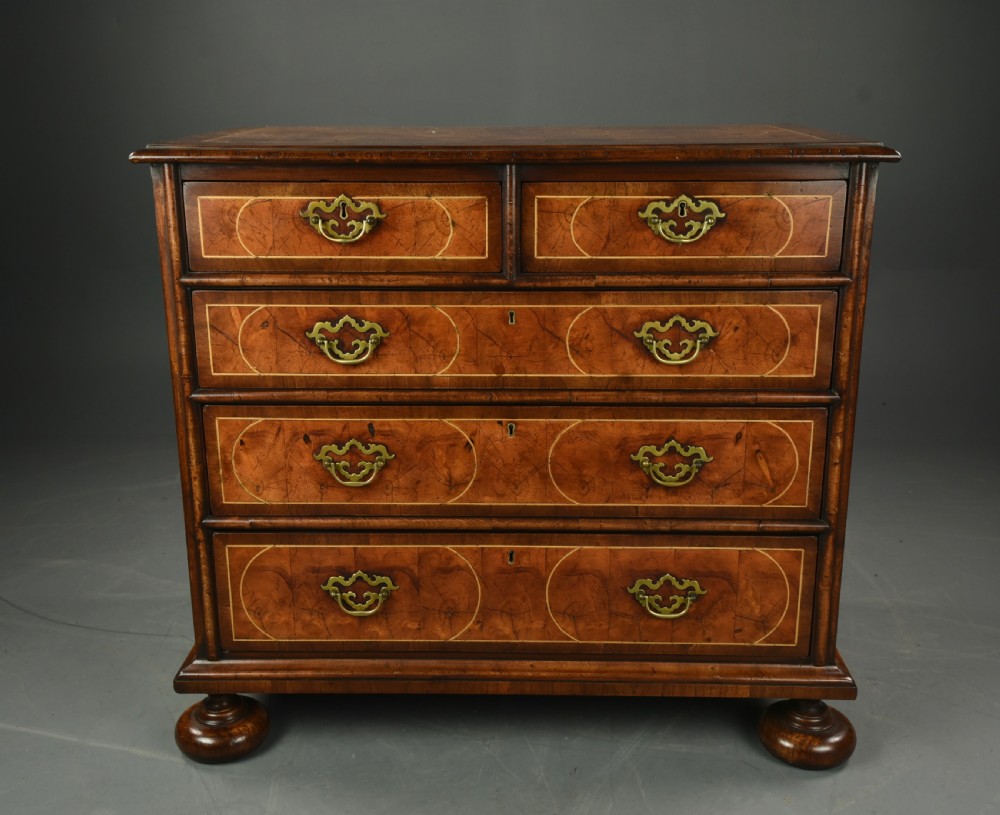 18th century oyster and walnut chest of drawers 