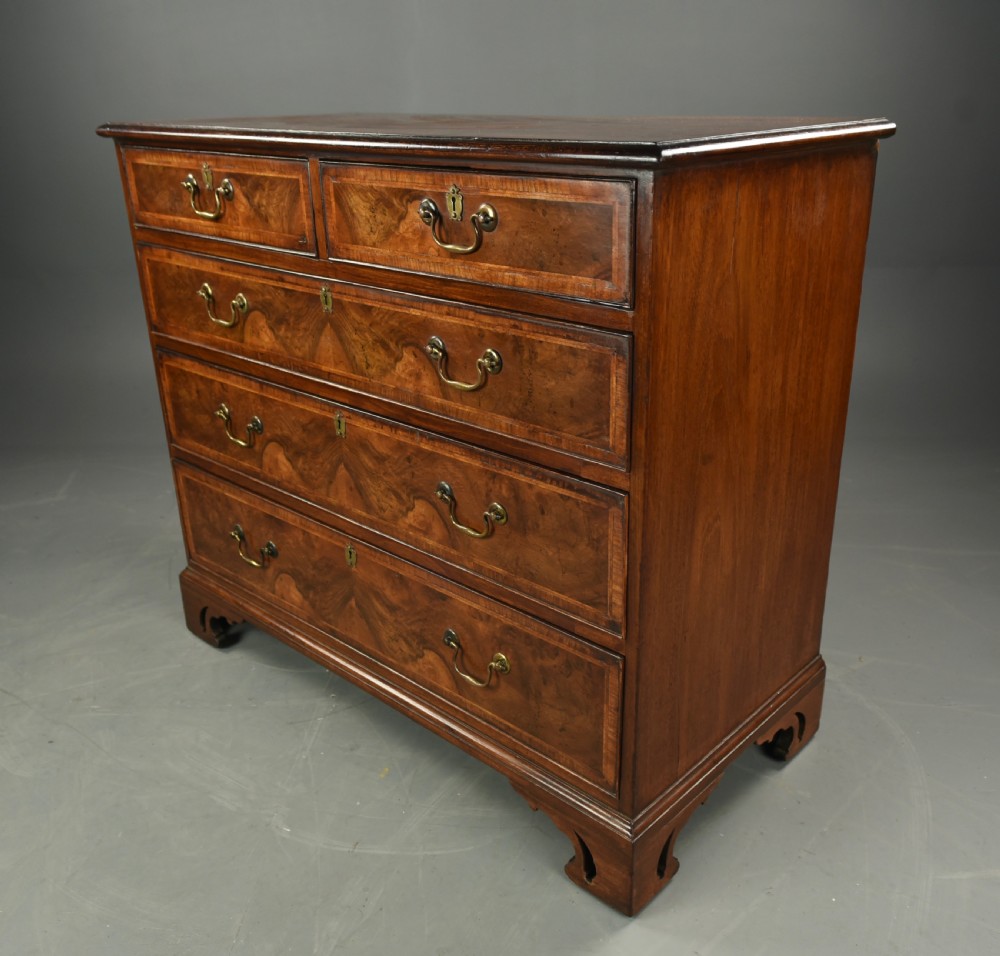Georgian walnut chest of drawers  View III
