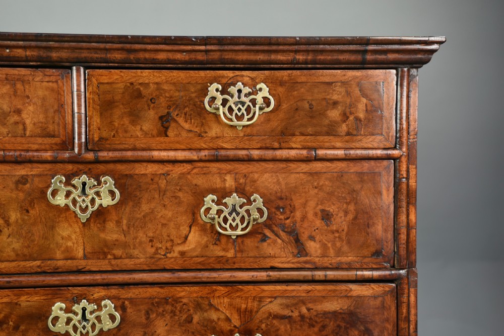 Queen Anne walnut chest of drawers  View IV