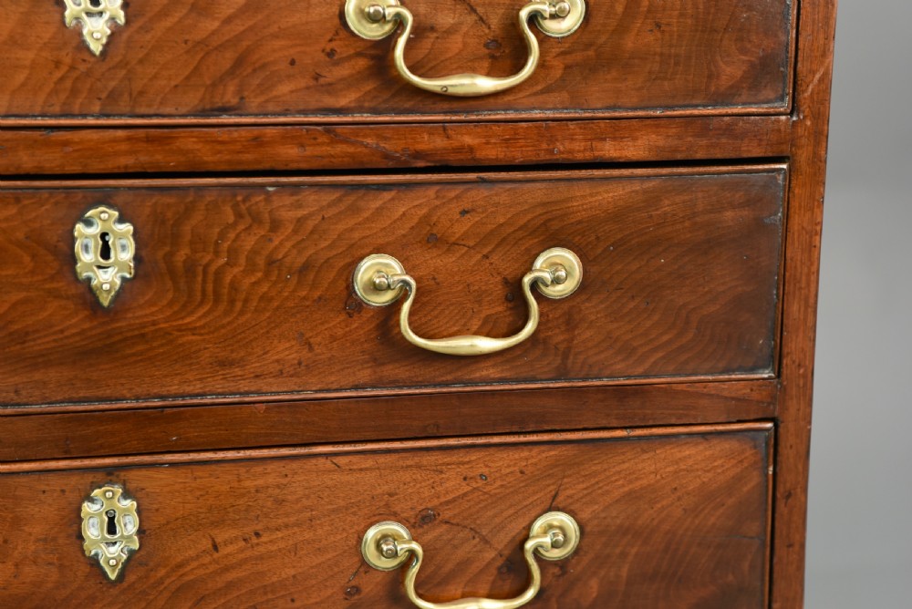 small Georgian mahogany chest of drawers  View V