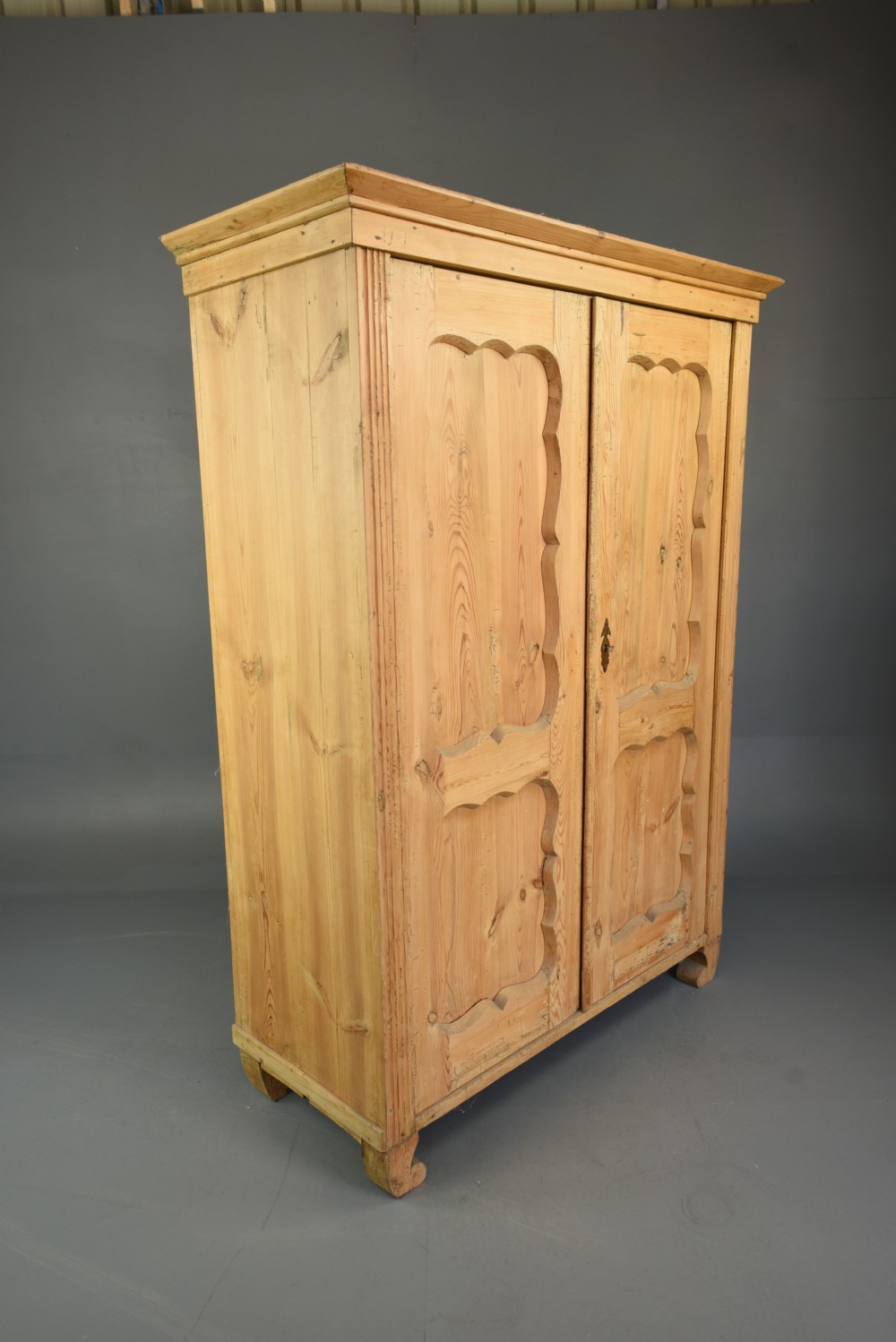 19th century pine cupboard  View III