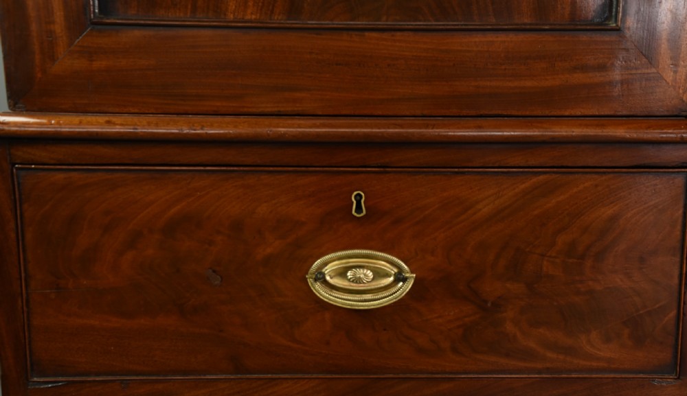 Georgian mahogany linen press  View VII