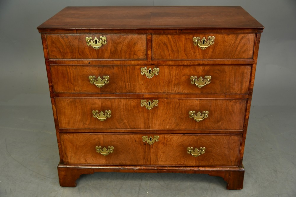 18th century walnut chest of drawers 