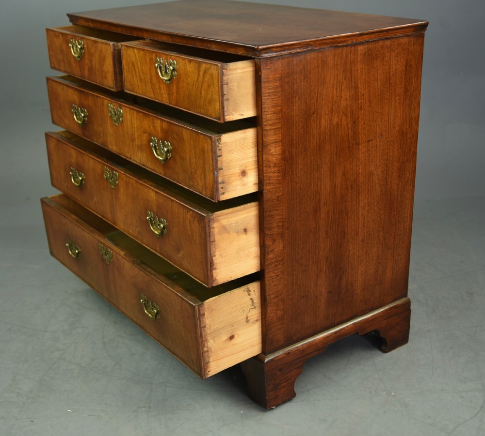 18th century walnut chest of drawers  View IV