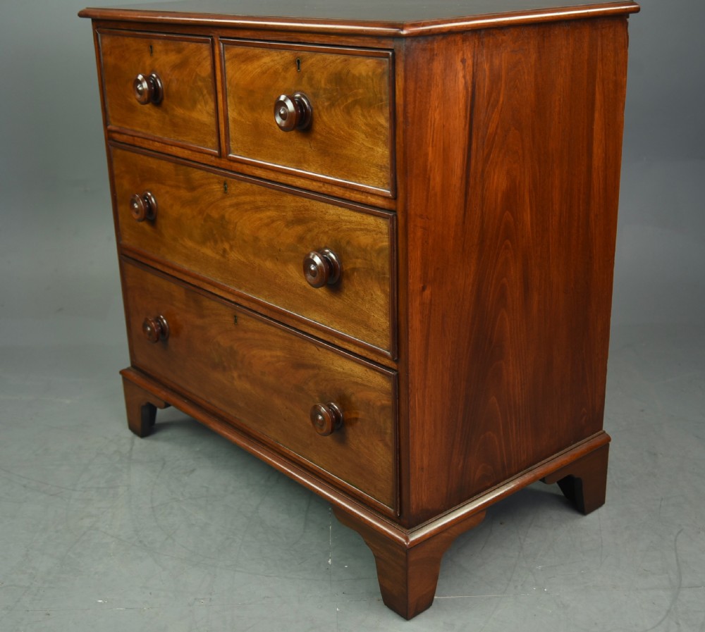 Victorian mahogany chest of drawers  View II