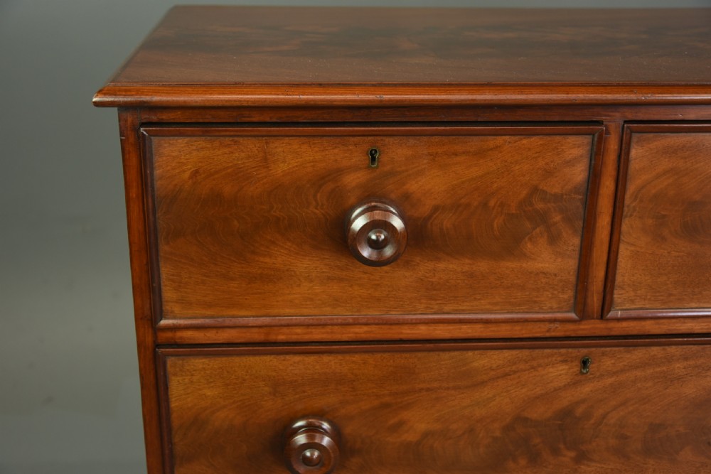 Victorian mahogany chest of drawers  View VI