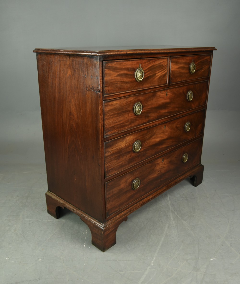 Georgian mahogany chest of drawers  View III