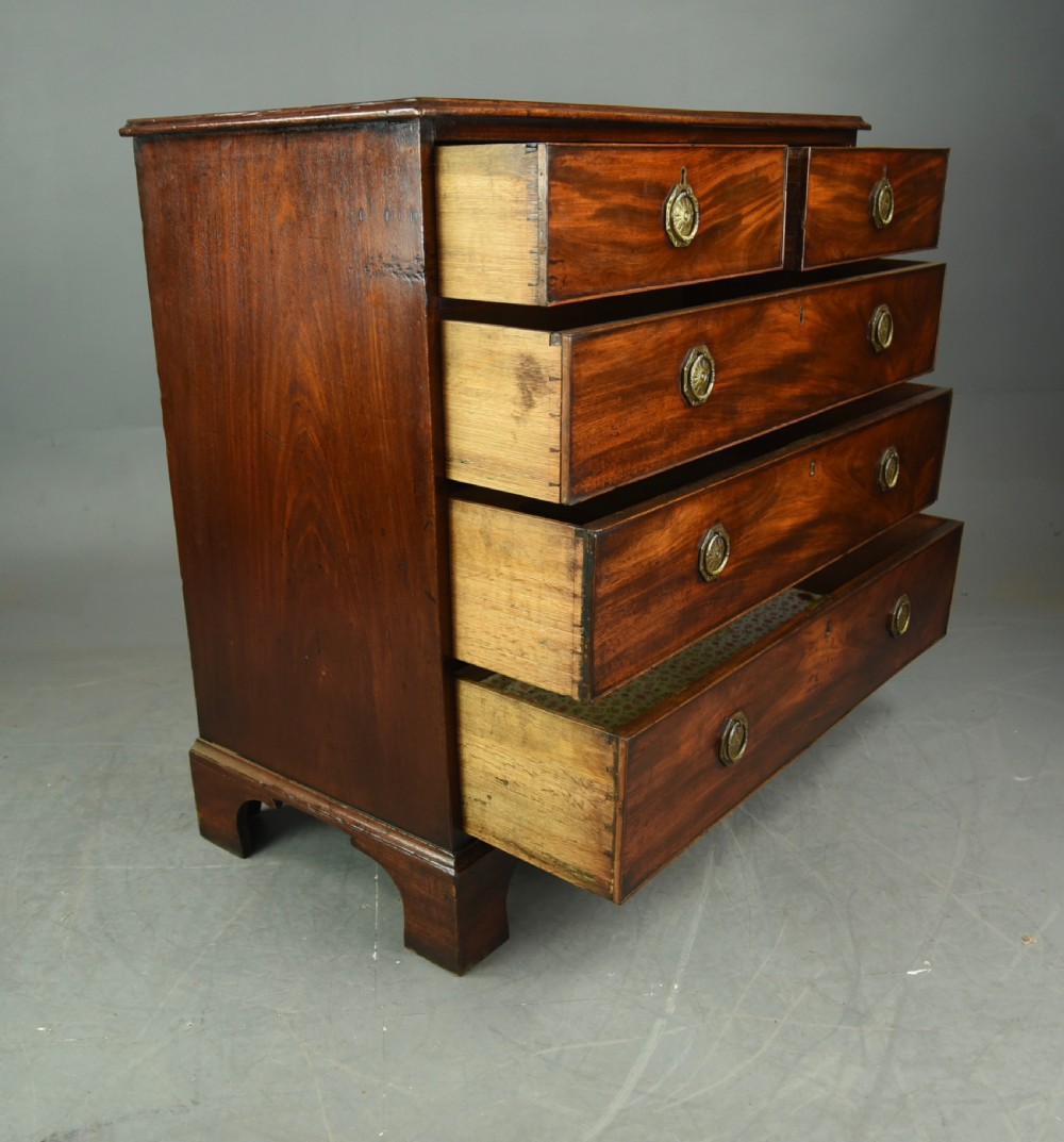 Georgian mahogany chest of drawers  View VI