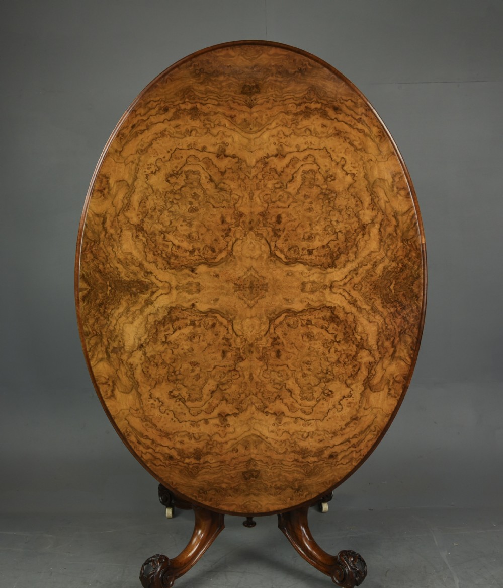 Victorian walnut dining table 
