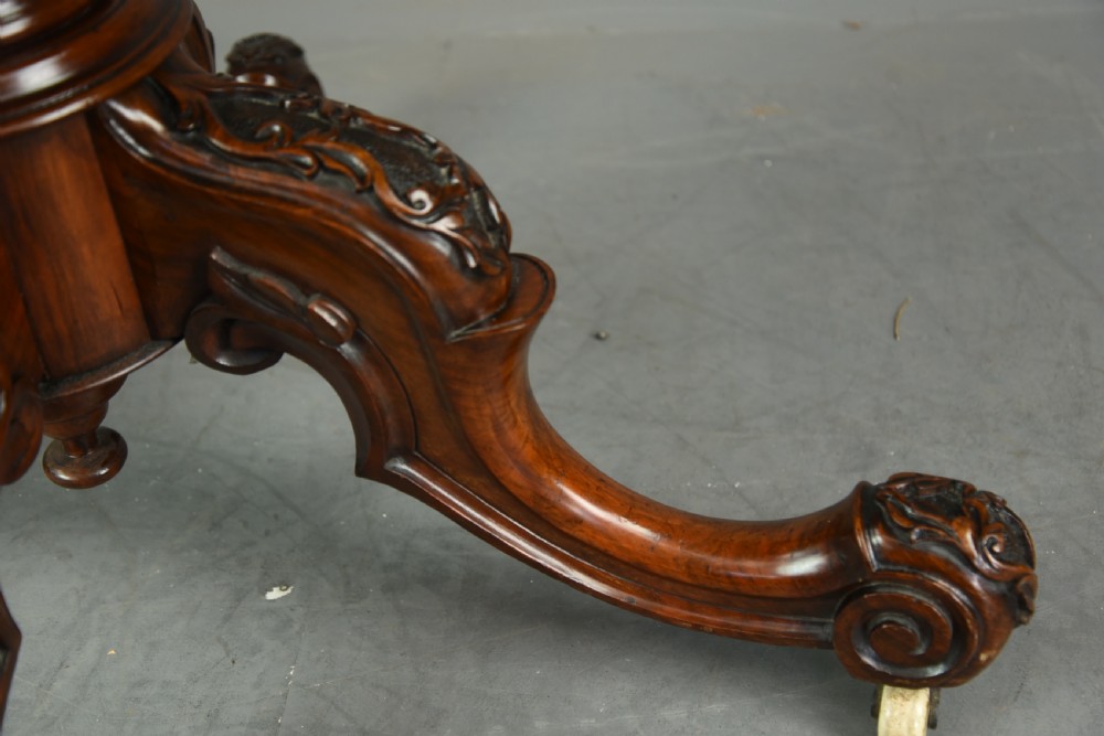 Victorian walnut dining table  View VI