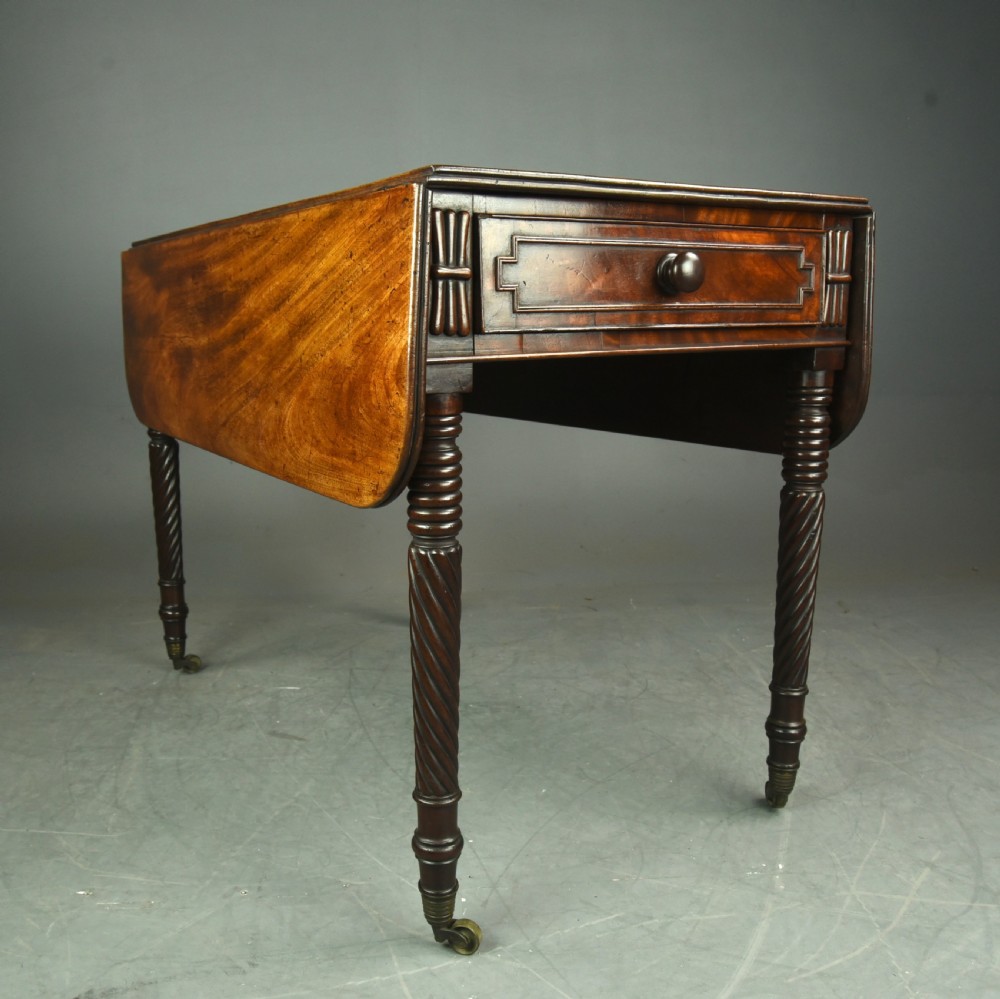 Georgian mahogany drop leaf  Pembroke table 