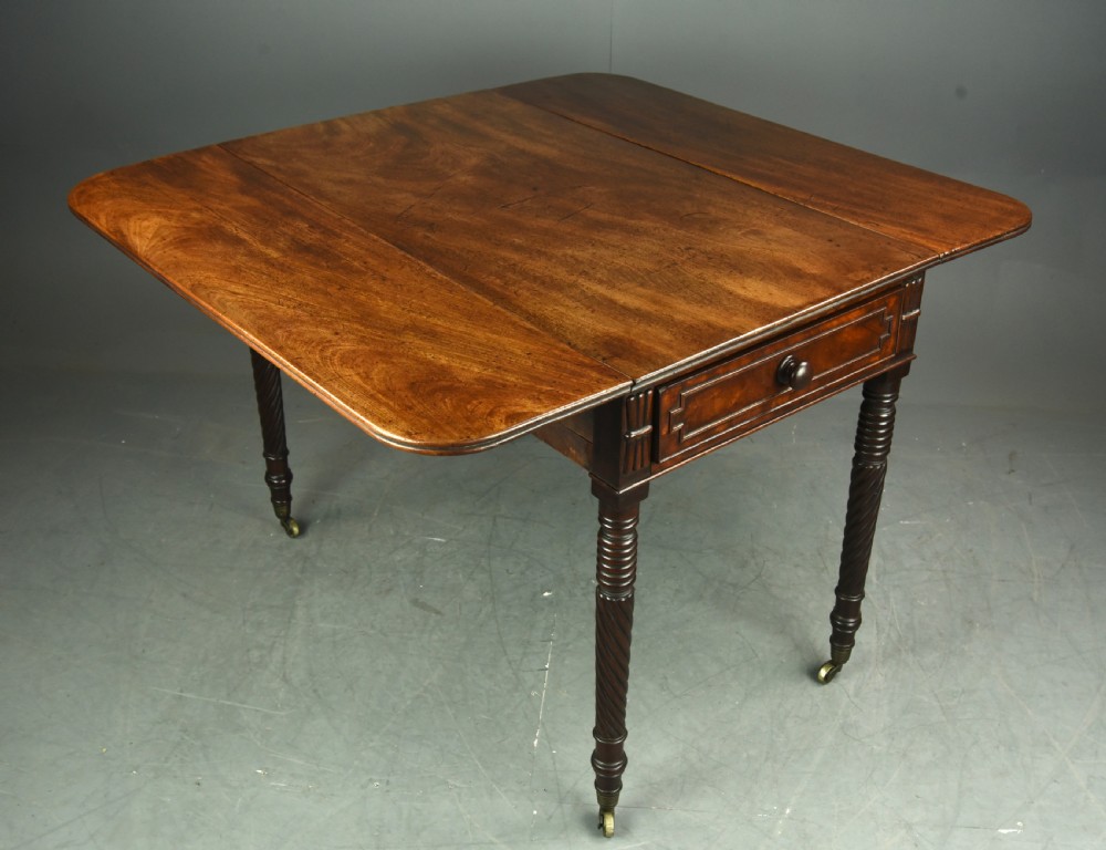 Georgian mahogany drop leaf  Pembroke table  View II