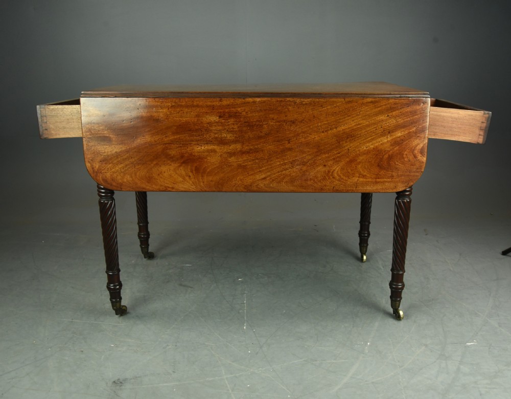 Georgian mahogany drop leaf  Pembroke table  View III