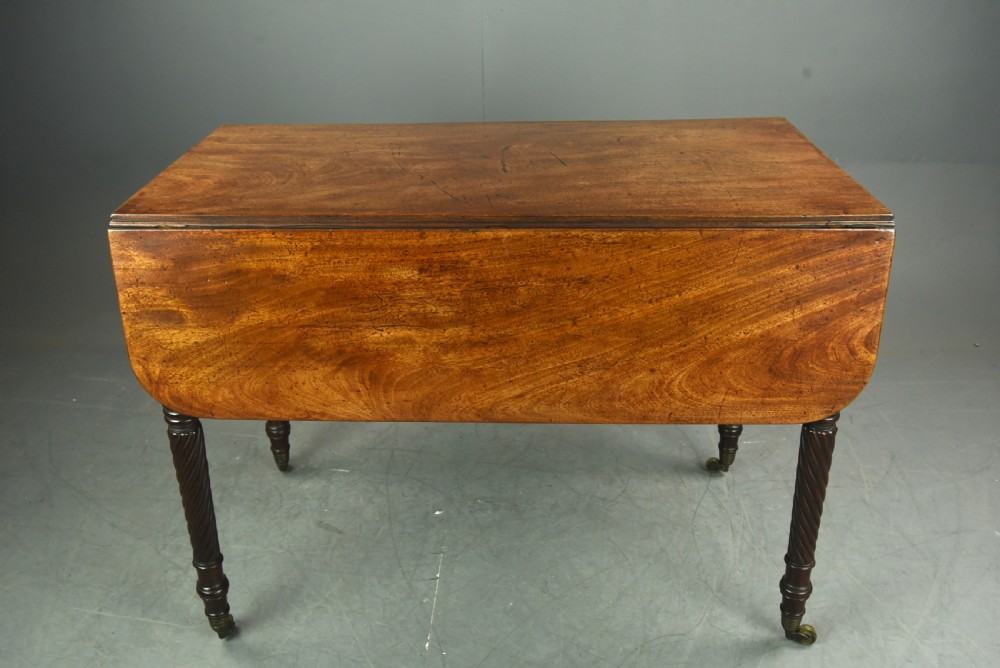 Georgian mahogany drop leaf  Pembroke table  View VIII