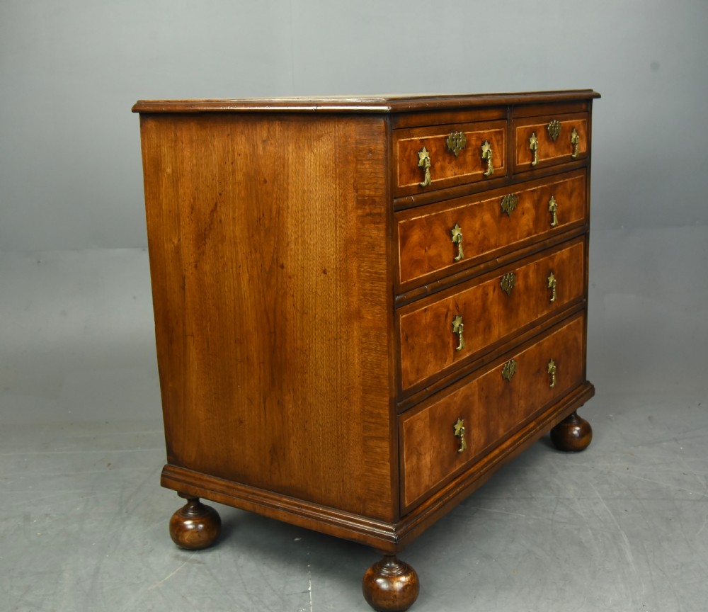 18th century oyster and walnut chest of drawers  View III