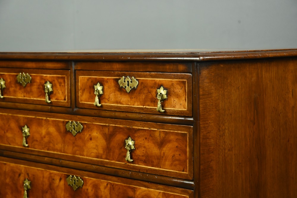 18th century oyster and walnut chest of drawers  View XI
