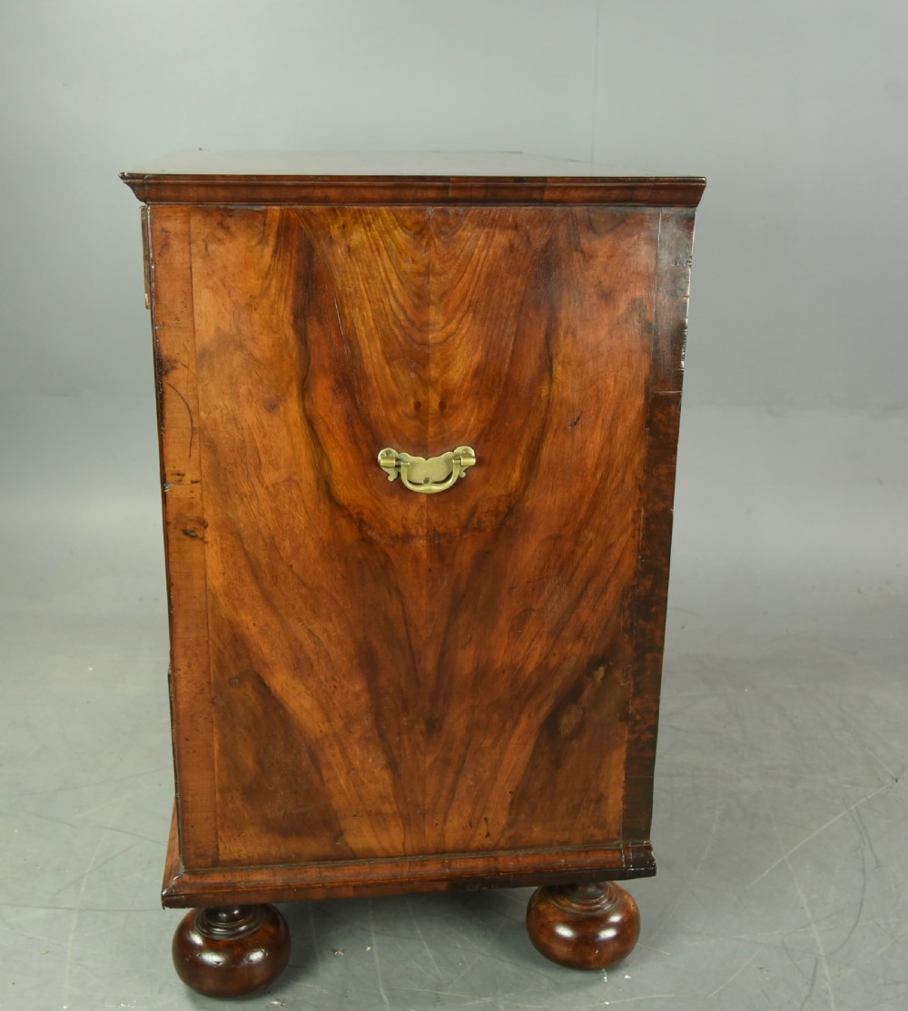 Queen Anne walnut chest of drawers  View IV