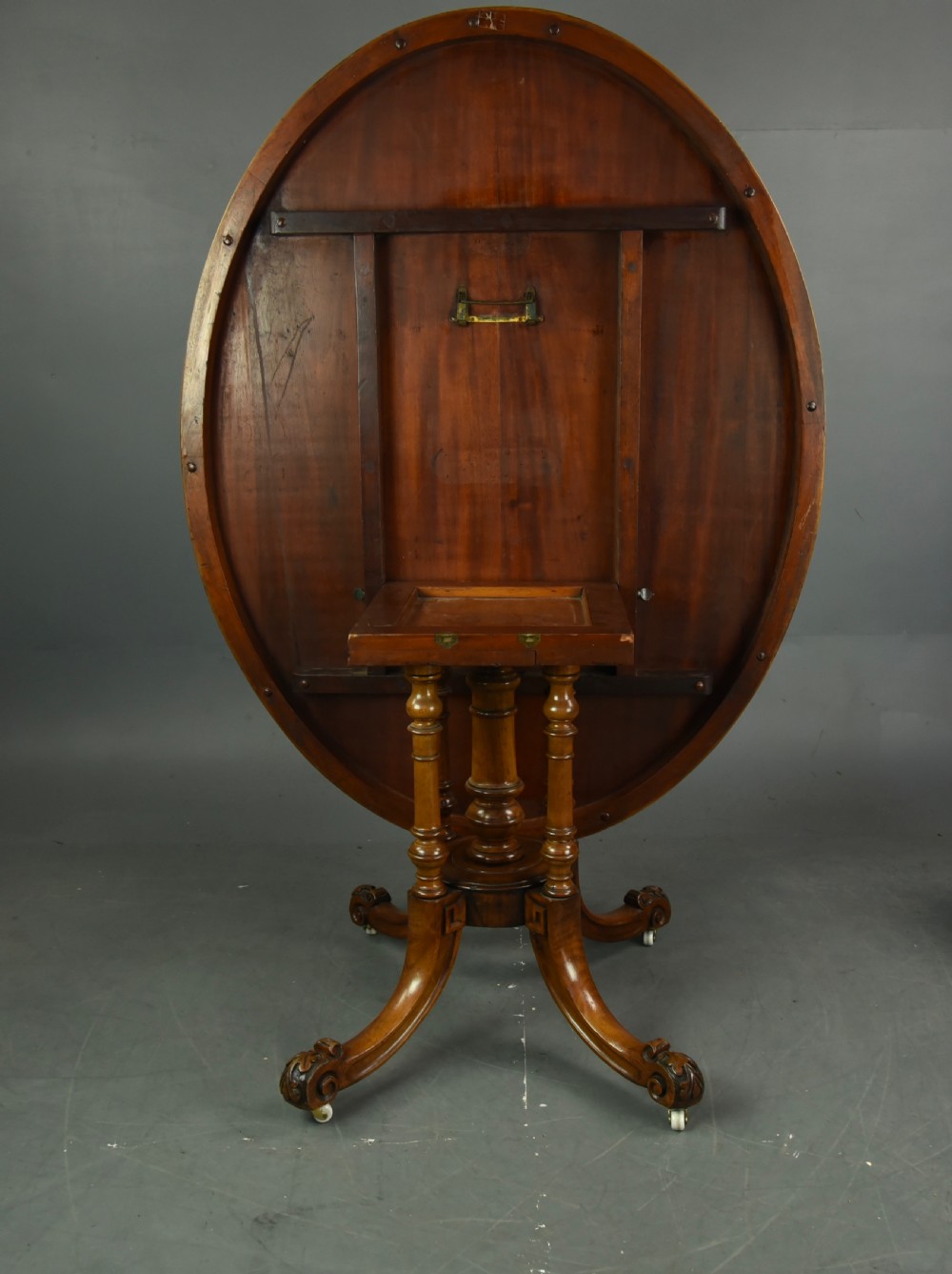  Victorian walnut inlaid breakfast table  View VI