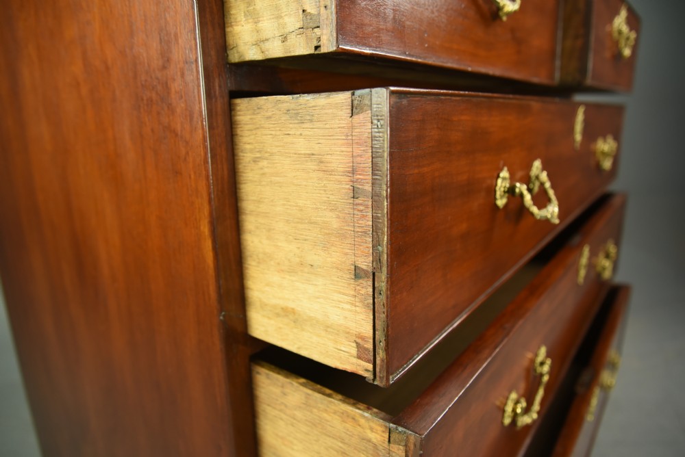 Georgian mahogany chest of drawers  View VII