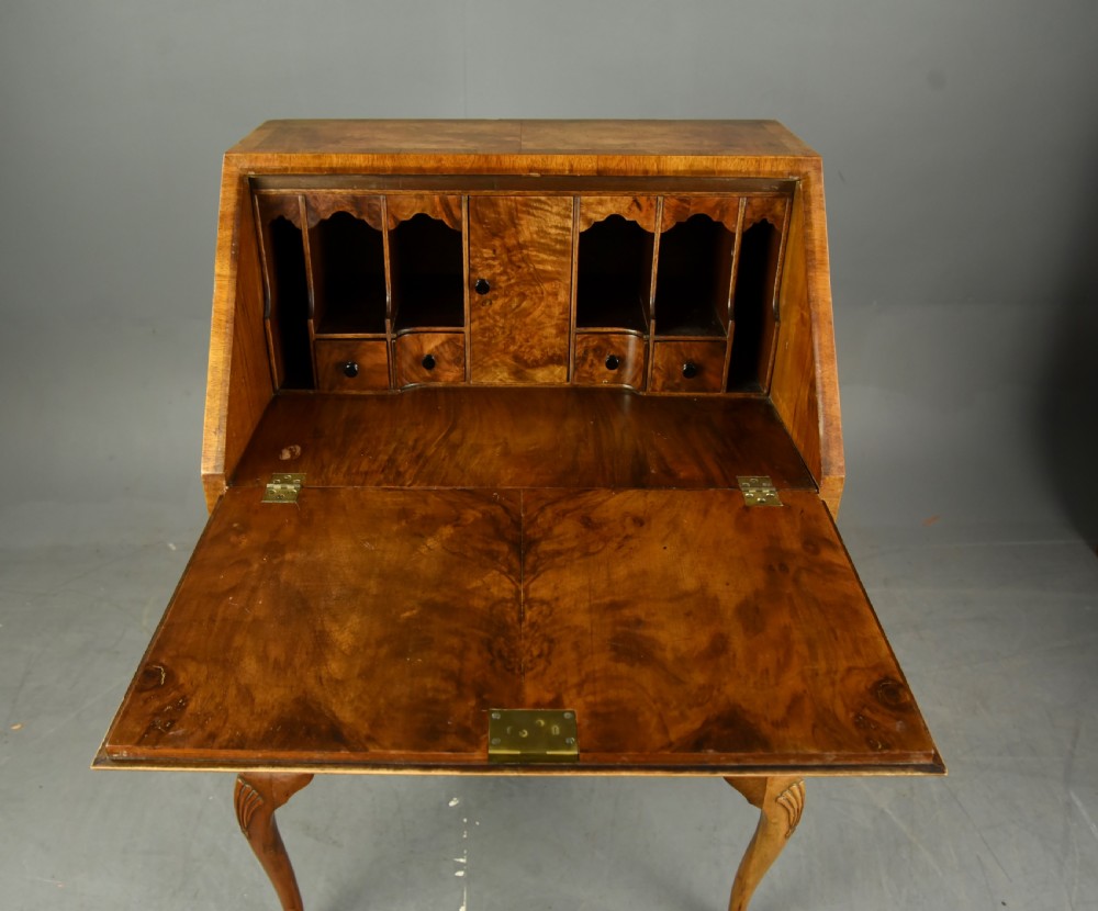 Small Queen Anne style walnut bureau  View VII