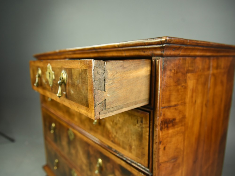  Georgian walnut chest of drawers early 18th century View VII