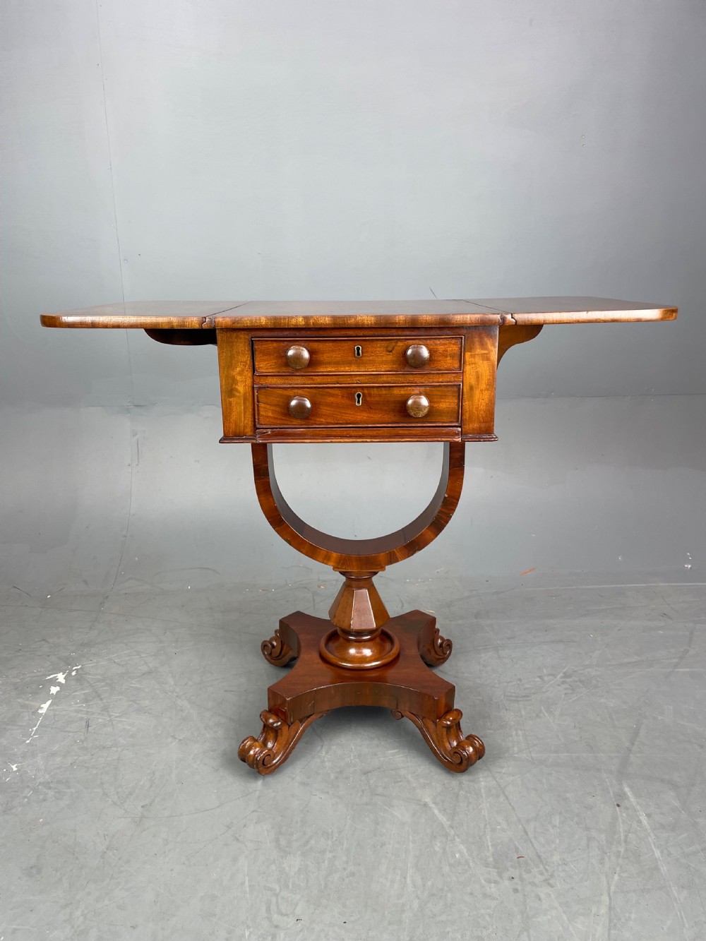 Victorian mahogany side table /lamp table  View III