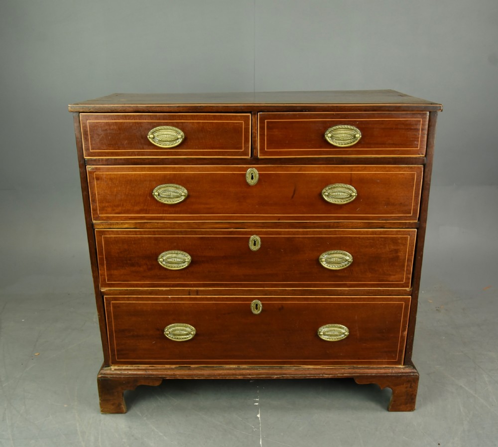 Georgian mahogany chest of drawers 