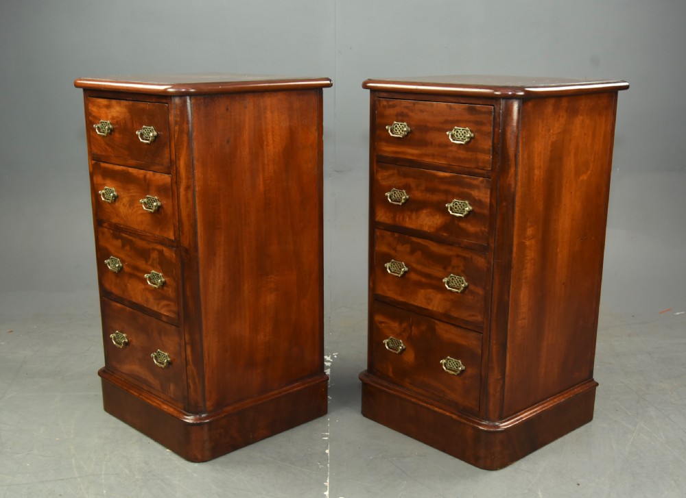 Pair of Victorian mahogany bedside chests von drawers  View III