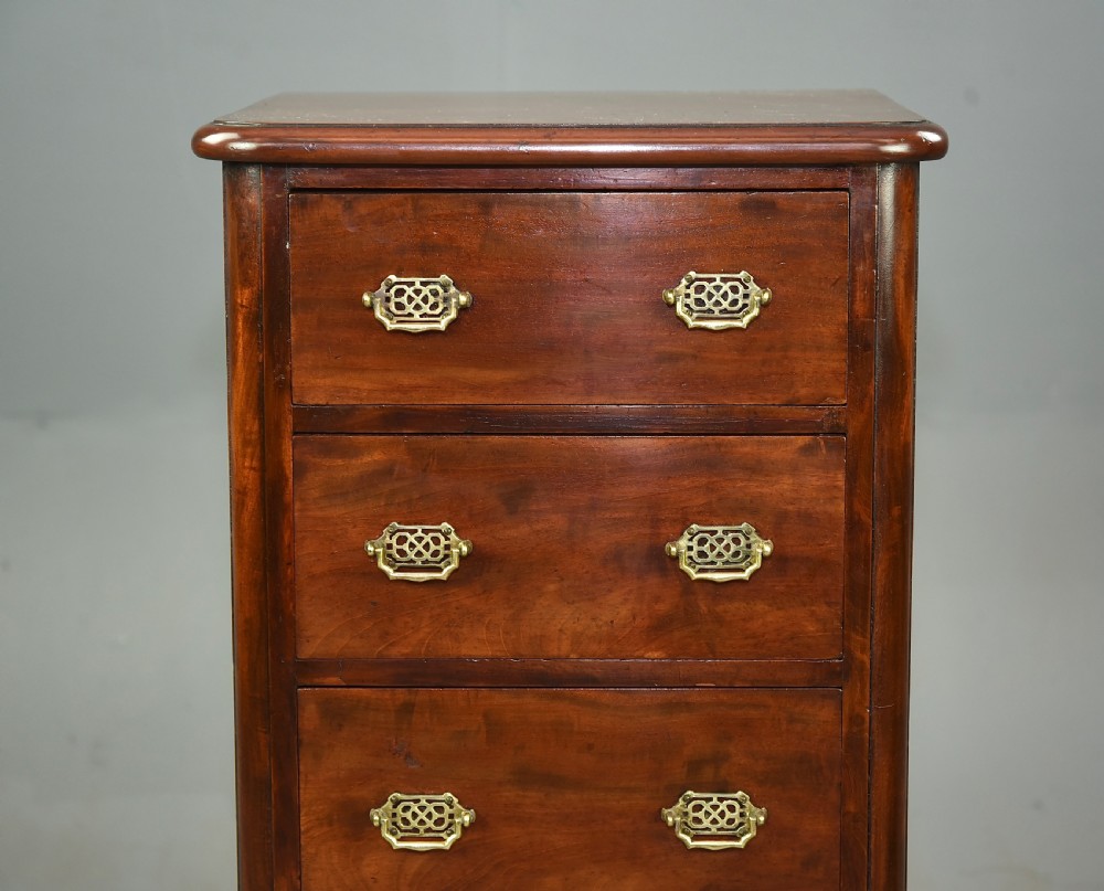 Pair of Victorian mahogany bedside chests von drawers  View VI