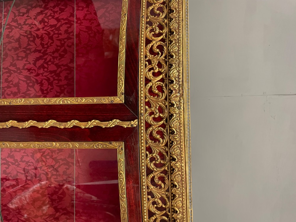 Pair of French  Display Cabinets vatrines Painted Vernis Martin  View II
