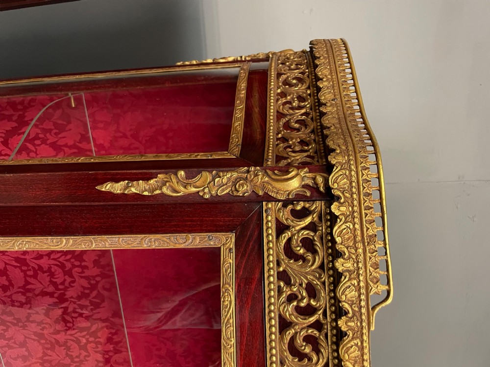 Pair of French  Display Cabinets vatrines Painted Vernis Martin  View IV