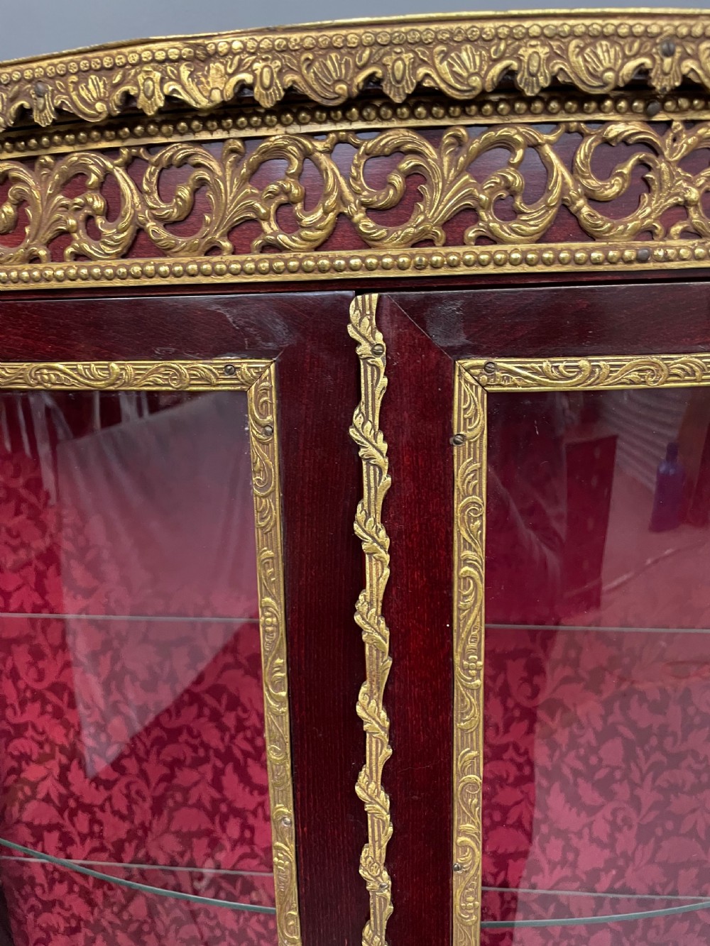 Pair of French  Display Cabinets vatrines Painted Vernis Martin  View XIV
