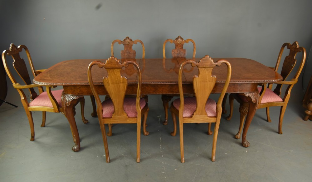 Walnut Queen Anne style dining table and chairs 