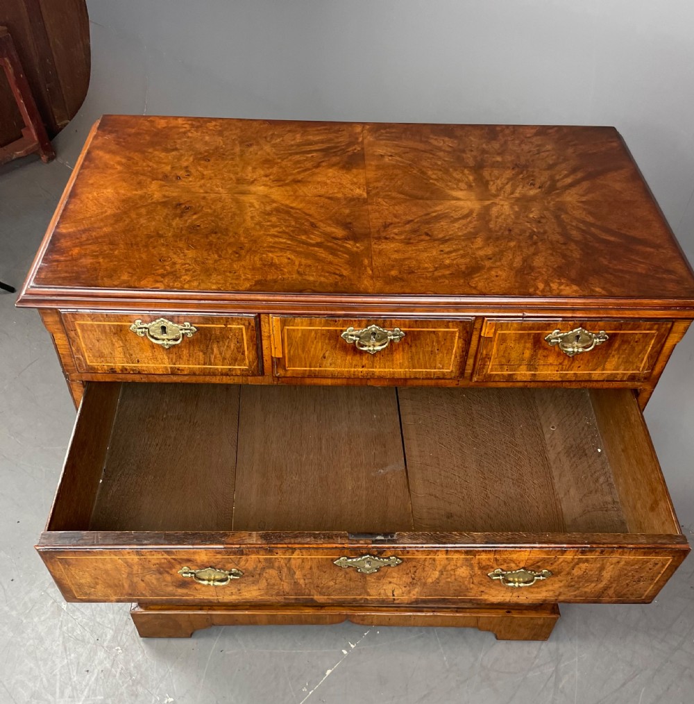 early 18th century walnut chest of drawers  View V