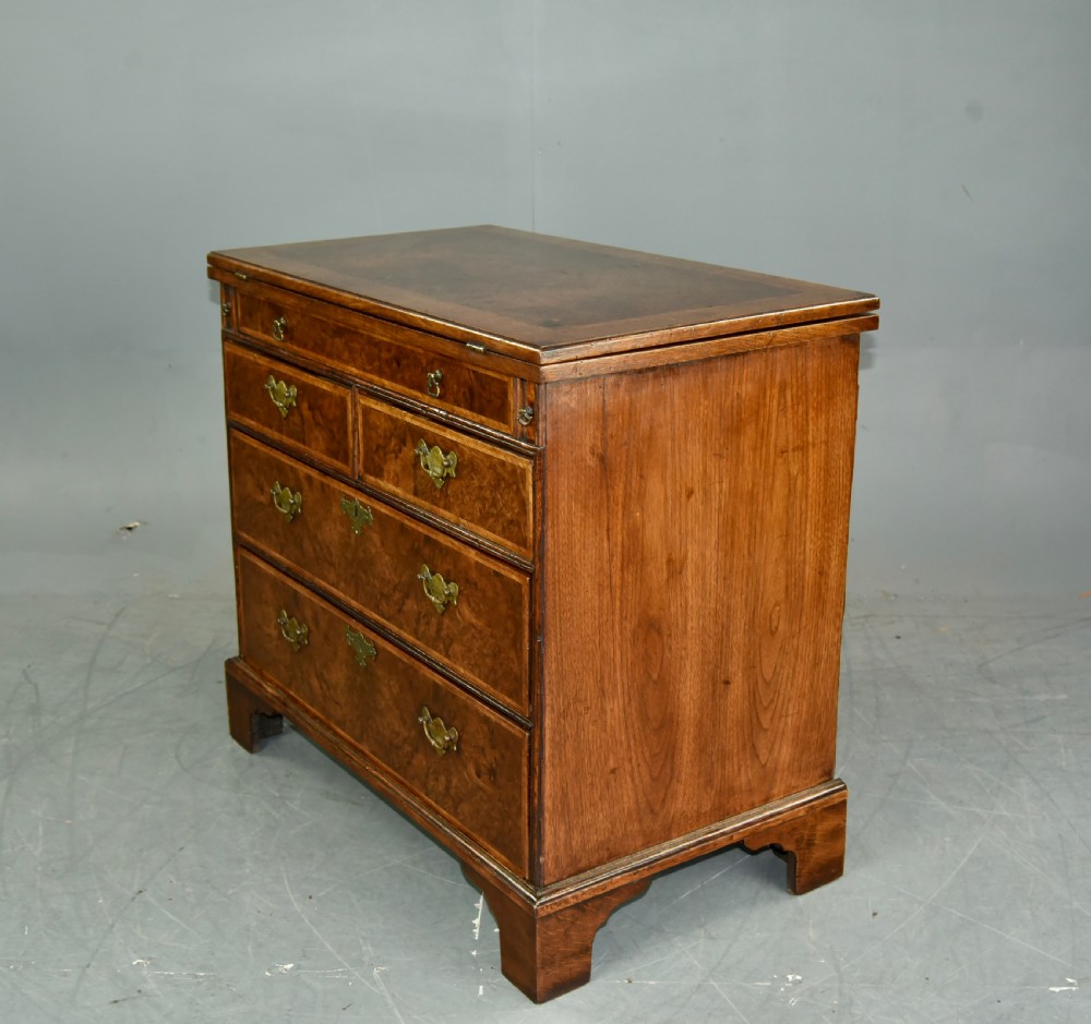 Antique Georgian walnut bachelors chest of drawers  View II
