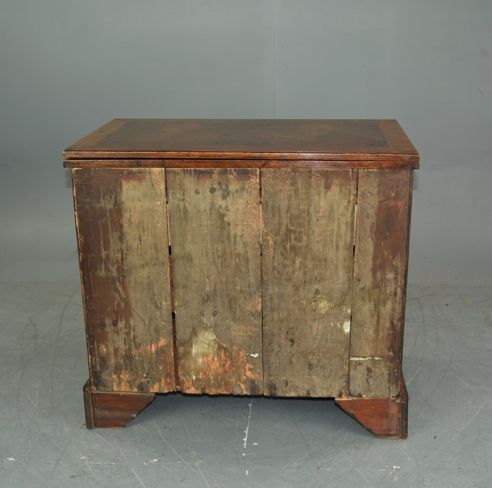Antique Georgian walnut bachelors chest of drawers  View XII