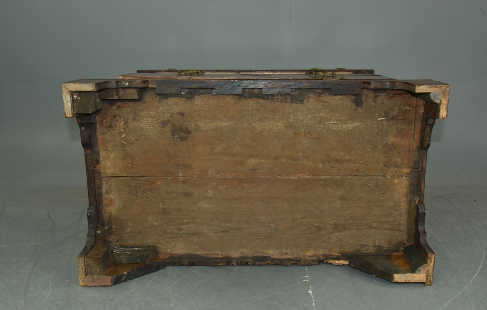 Antique Georgian walnut bachelors chest of drawers  View XIII