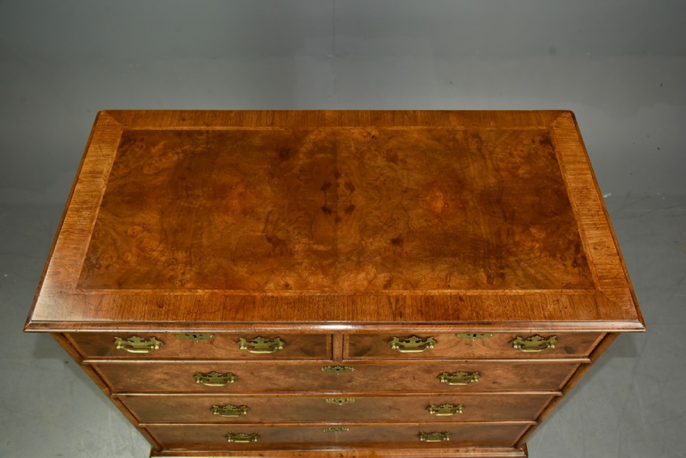 Antique Georgian walnut chest of drawers  View IV