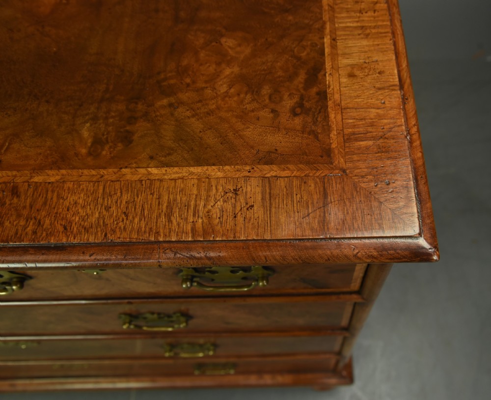 Antique Georgian walnut chest of drawers  View VI